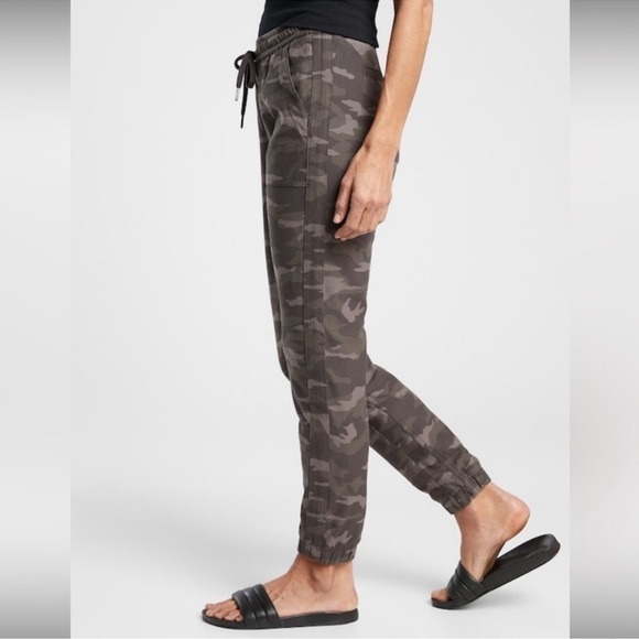 Athleta Womens Camo Farallon Joggers Size 0 Pull On Sweatpants Lounge Comfy Pant - Picture 2 of 14